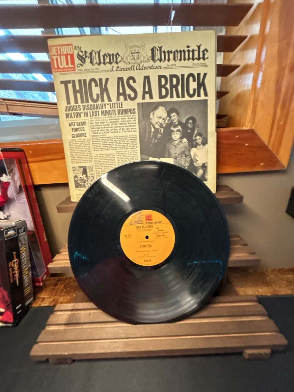Jethro Tull - Thick As A Brick LP Vinyl Record (1972 Reprise MS 2072)